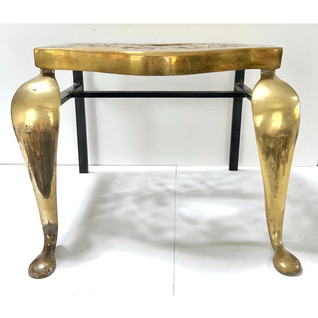 English Antique English Brass Fireplace Footman Stool – 19th Century Footstool With Cabriole Legs For Sale - Image 3 of 8