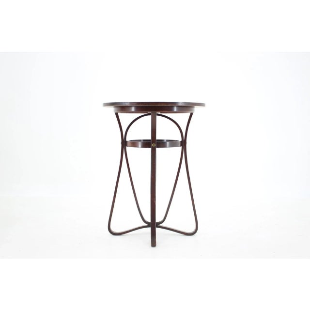 - Executed by: Gebrüder Thonet, model no. 42, on from 1907 - This drawing-room table is amongst the most beautiful...