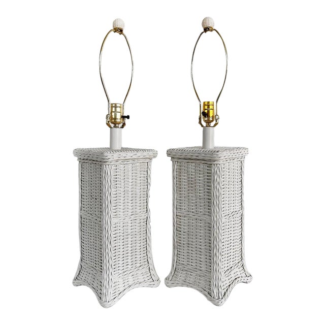 Late 20th Century Palm Beach Coastal Chic White Wicker Table Lamps With Harps and Finials, a Pair For Sale