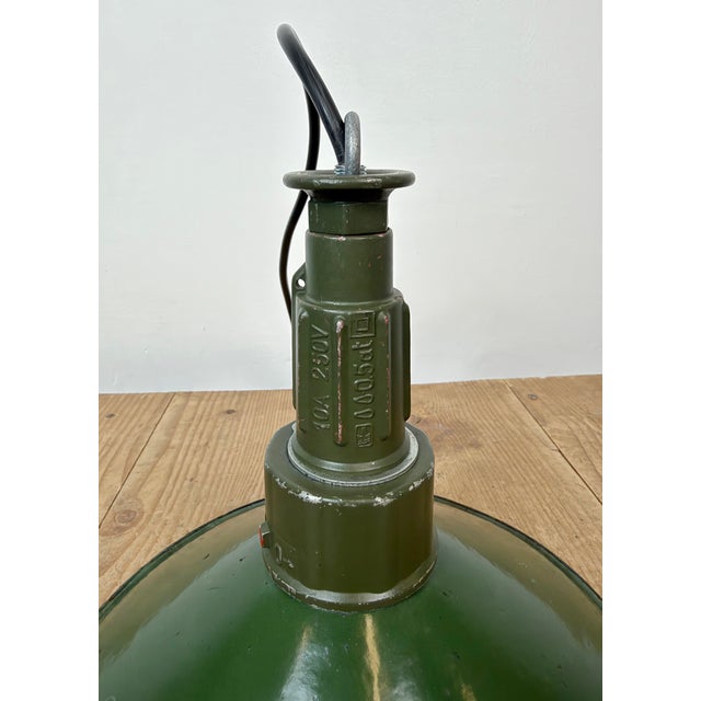 Industrial Green Enamel Military Pendant Lamp with Cast Aluminium Top, 1960s For Sale - Image 13 of 18