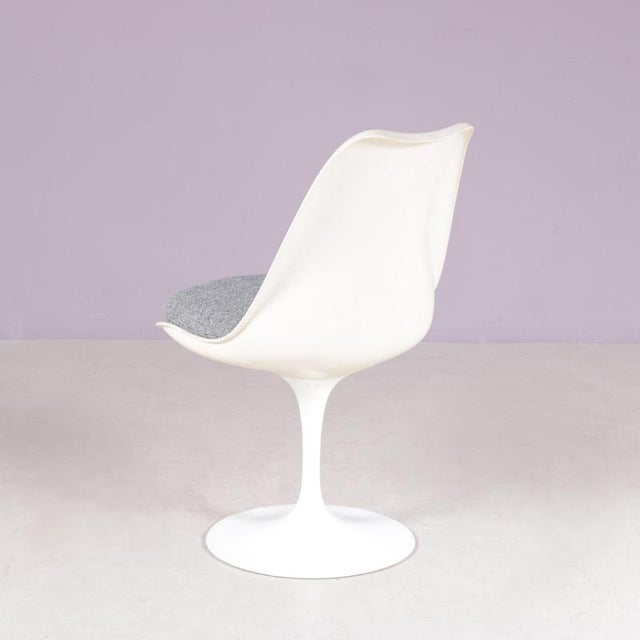 Tulip Side Chair in White Coated Aluminium with Plastic and Fabric Cushion by Eero Saarinen for Knoll Int. USA, 1970s For Sale - Image 6 of 12