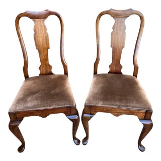 Late 20th Century Vintage Pennsylvania House Solid Walnut Queen Anne Dining Side Chairs - a Pair For Sale