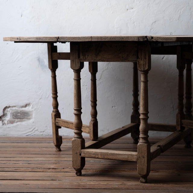 English Oak Gate-Leg Table, 18th Century For Sale - Image 4 of 18