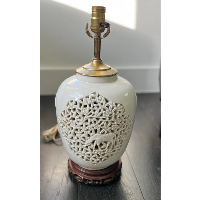 Chinese Mid-Century Blanc De Chine Reticulated Table Lamp For Sale - Image 3 of 10