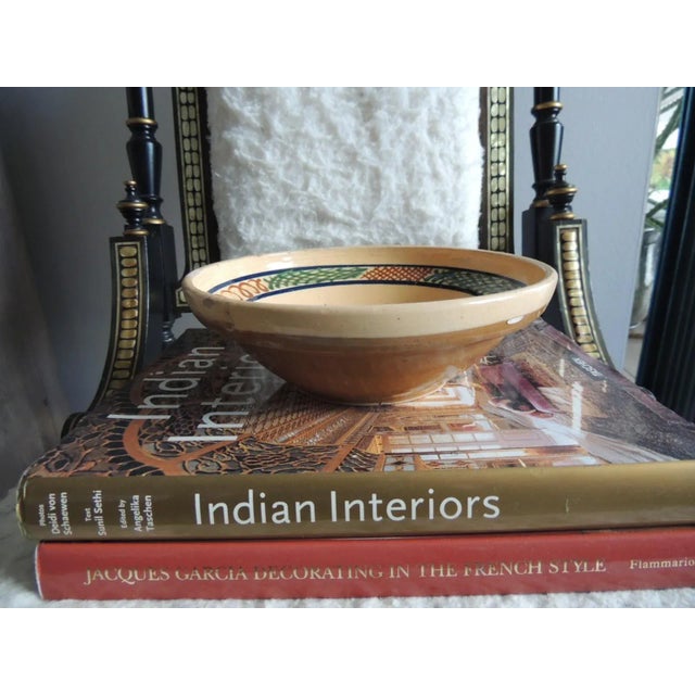 Islamic Vintage Round Green and Red Hand Painted Decorative Bowl For Sale - Image 3 of 5