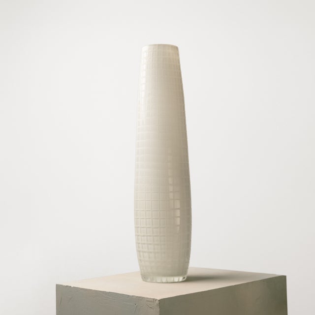 Mid-Century Modern Murano Glass Sculptural Vase with Occhi Optical Texture, 1960s-1970s For Sale - Image 3 of 3