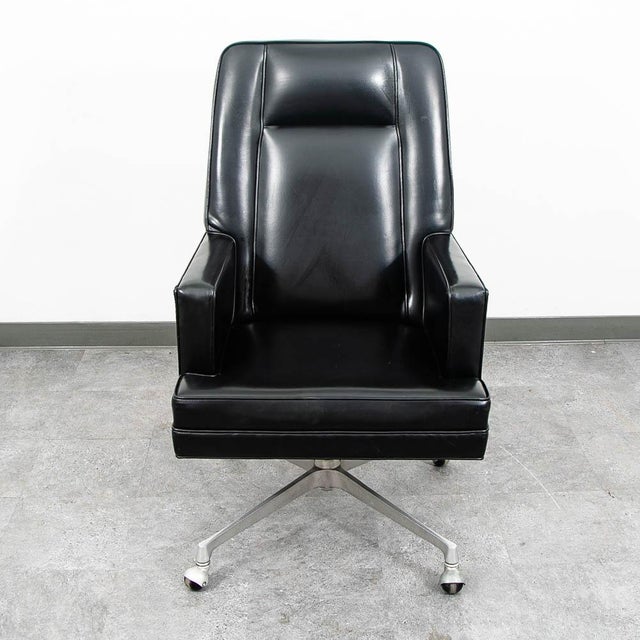 Mid Century Modern Lounge Chair Black Swivel Office Rolling Armchair MCM Vintage For Sale In Sacramento - Image 6 of 11