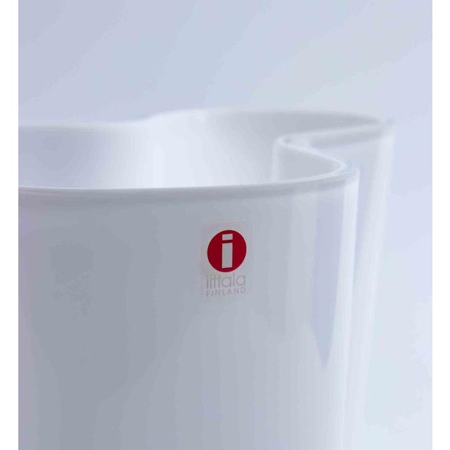 1980s Vintage Art Glass Vase by Alvar Aalto for Iittala, Finland, 1980s For Sale - Image 5 of 8