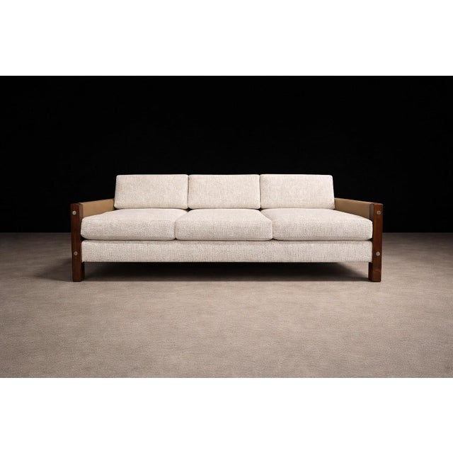 Sofa "Millor" in Rosewood, Fabric & Leather, Sergio Rodrigues, 1960s For Sale In New York - Image 6 of 13