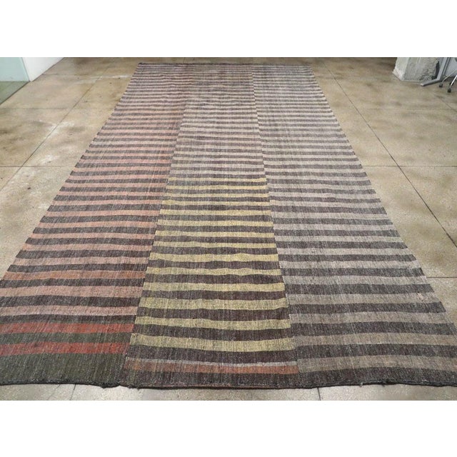 Mid 20th Century Galerie Shabab Collection Mid-20th Century Handmade Turkish Flatweave Kilim Oversize Carpet For Sale - Image 5 of 9
