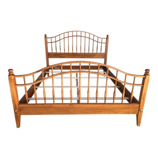 Ethan Allen Country Crossings Queen Spindle Bed - Model (17-5641) Finish (227) For Sale