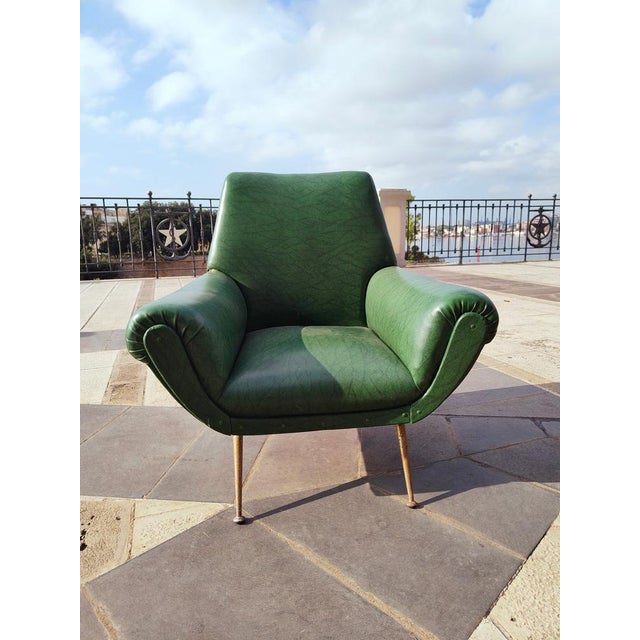 This extraordinary living room set, conceived by the brilliant mind of Gigi Radice in the 1960s for the prestigious...