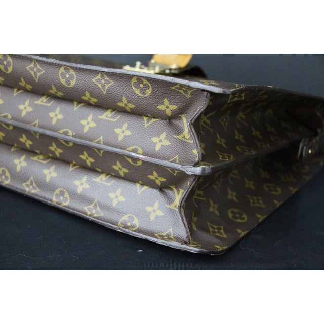 Louis Vuitton Monogram Pilot or Doctors Bag, 1990s For Sale - Image 10 of 18