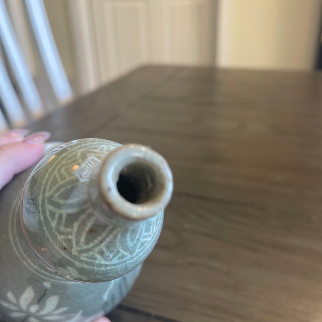 1970s Mid-Century Studio Celadon Double-Gourd Vase With Inlaid Lotus and Medieval Seal Mark For Sale - Image 11 of 12