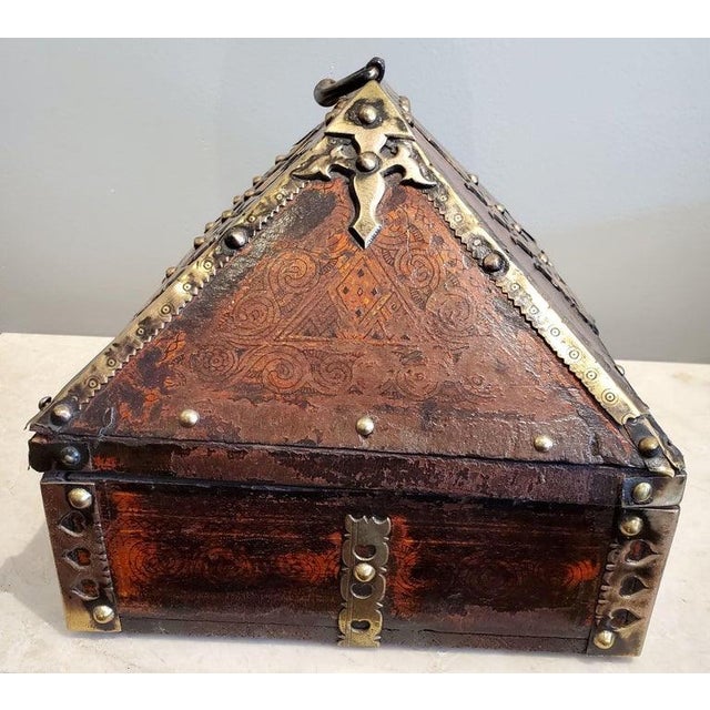 18th Century Brass Mounted and Lacquered “Marriage” Dowry Box. For Sale - Image 4 of 7