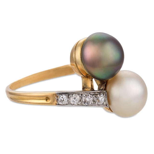 1910s Edwardian Natural Pearl Diamond 18k Yellow Gold Toi Et Moi Ring, Size 6.75 For Sale - Image 4 of 6