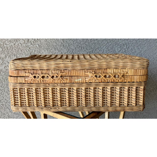 Mid 20th-Century Nicely-Sized Handwoven Valise-Style Rattan Storage Basket, Hong Kong For Sale - Image 4 of 12