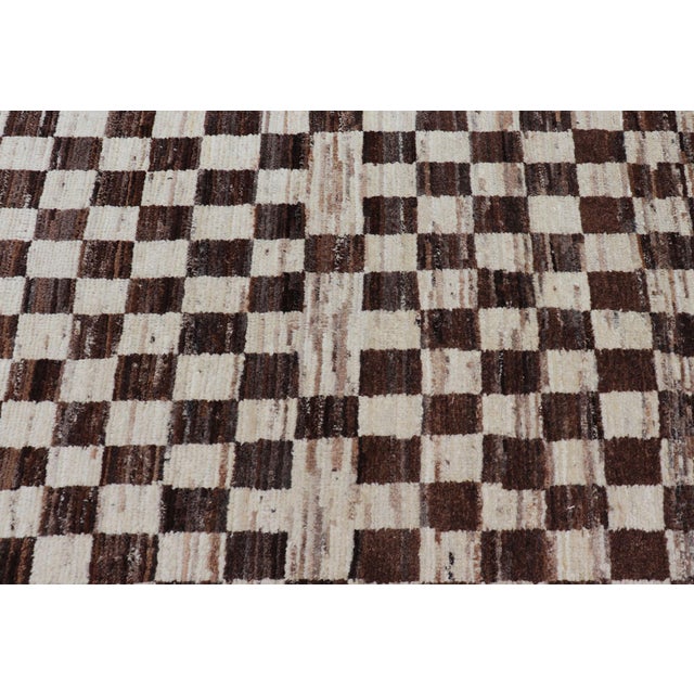 Textile Casual Modern Gallery Runner in White and Brown Tones 3'6 X 12'8 For Sale - Image 7 of 11