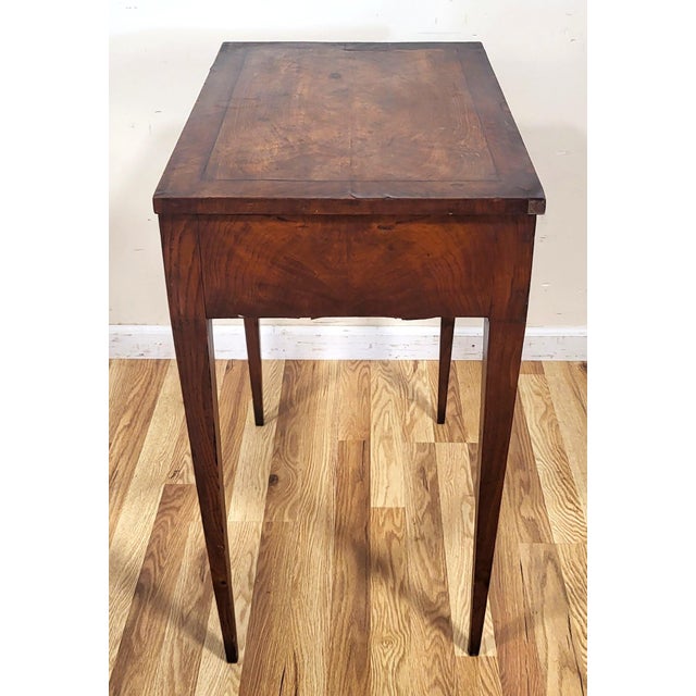 Early 19th C Continental Walnut Lift Top Lady’s Desk Vanity Table For Sale In New York - Image 6 of 18