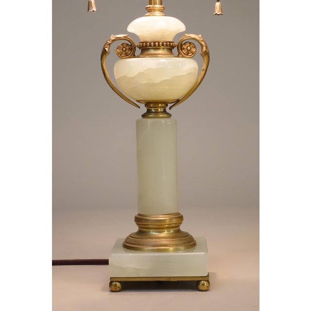 Art Deco 1960s French Depose Art Deco Neo Classic Green Onyx Marble Column & Urn Bronze Table Lamp For Sale - Image 3 of 11