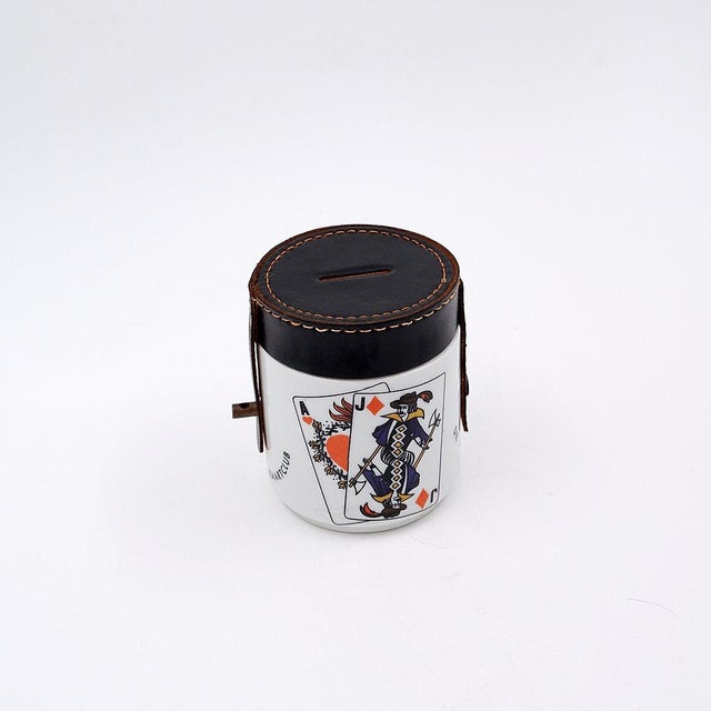 Collector's Item - Card games - Home decoration Measures : Ø 10cm H:11,5cm Collectible porcelain money box, signed Helmout...