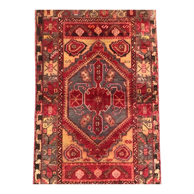 Vintage Turkish Rug Tribal Medallion Design | 3’3” X 4’10” For Sale