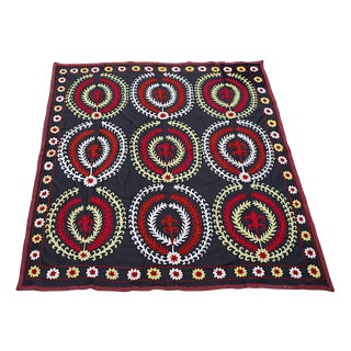 Vintage Hand-Embroidered Suzani Wall Hanging, Uzbekistan, 1920s For Sale
