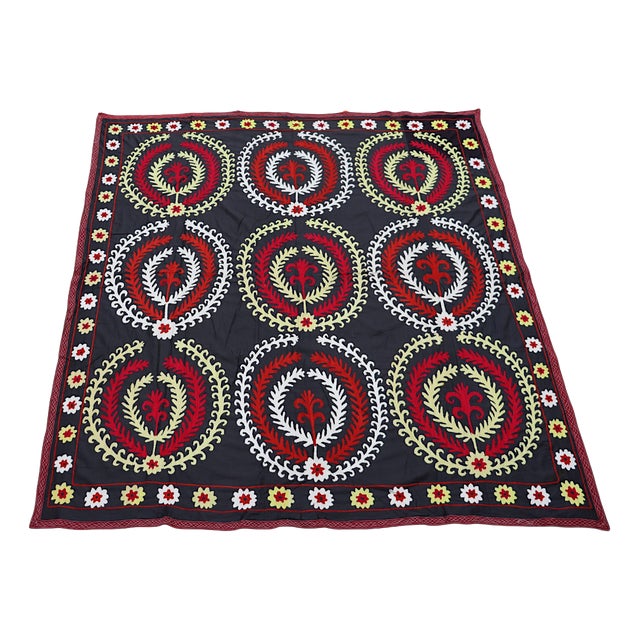 Vintage Hand-Embroidered Suzani Wall Hanging, Uzbekistan, 1920s For Sale