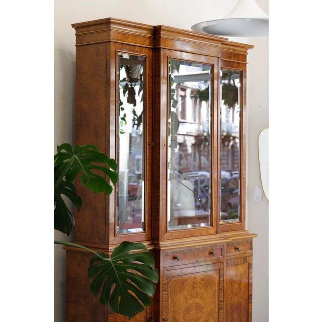 Italian Illuminated Breakfront Display Case from Provasi, 1990s For Sale - Image 18 of 18