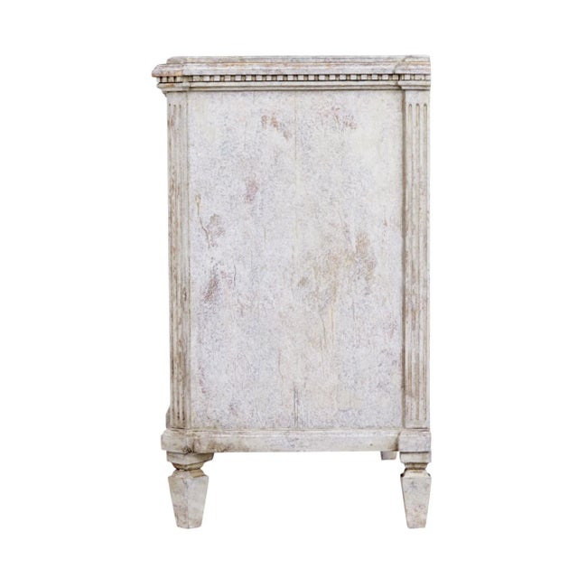 Gustavian (Swedish) 19th Century Swedish Painted Breakfront Chest of Drawers For Sale - Image 3 of 11