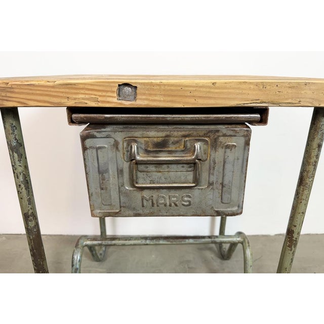 Vintage Grey Industrial Worktable, 1960s For Sale - Image 4 of 18