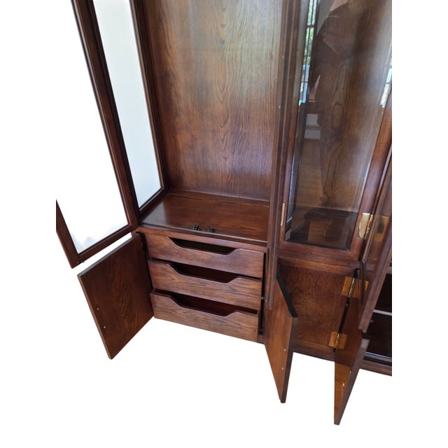 1980s Henredon Scene One Campaign Oak Breakfront China Cabinet Hutch Display Curio For Sale - Image 14 of 15