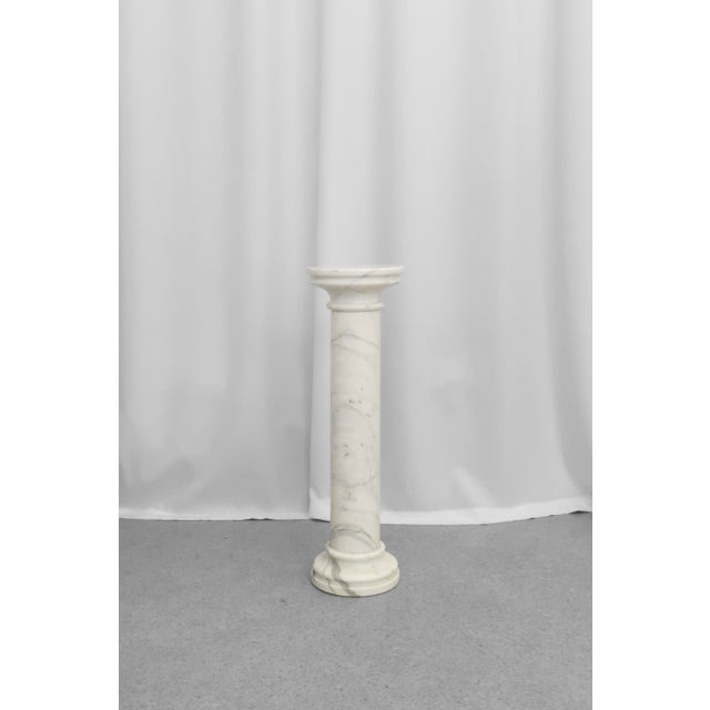 1980s White Marble Pedestal Stand, 1980s For Sale - Image 5 of 5
