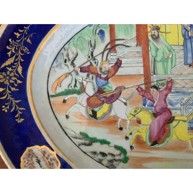 Chinese 19th Century Famille Rose Chinese Export Platter For Sale - Image 3 of 7