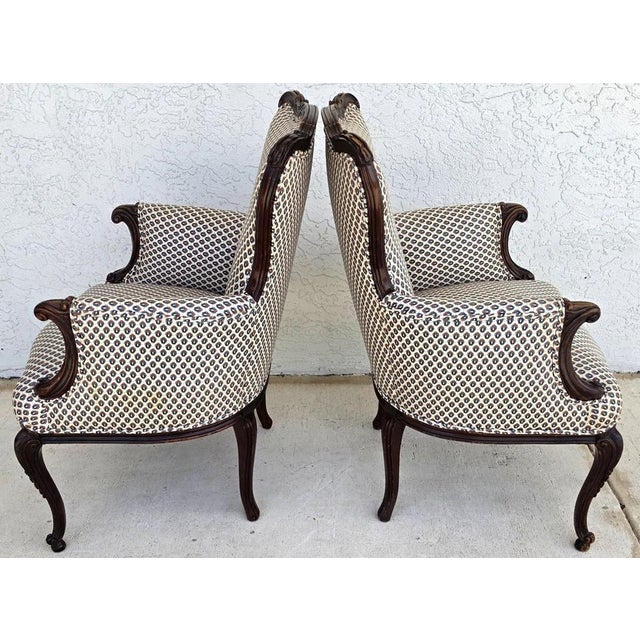 Early 20th Century Pair of Antique French Provincial Louis XV Walnut Bergere Armchairs For Sale - Image 5 of 18