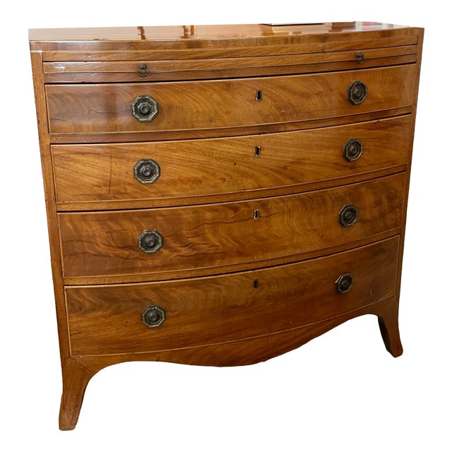Bowfront Chest of Drawers in Mahogany For Sale