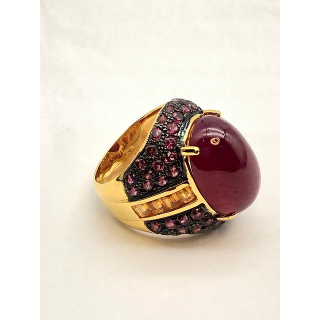 Bochic “Orient” Natural Yellow Sapphire & Ruby Cocktail Ring Set In 18K Gold & Silver Natural Cabochon Ruby - 7.50 Carat...
