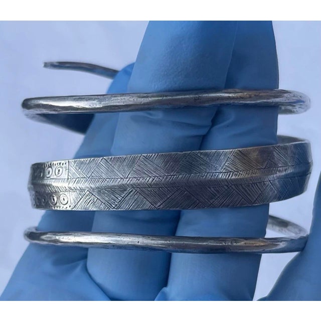 1980s Hmong Hill Tribe Sterling Silver Triple Wrap Bracelet For Sale - Image 12 of 12