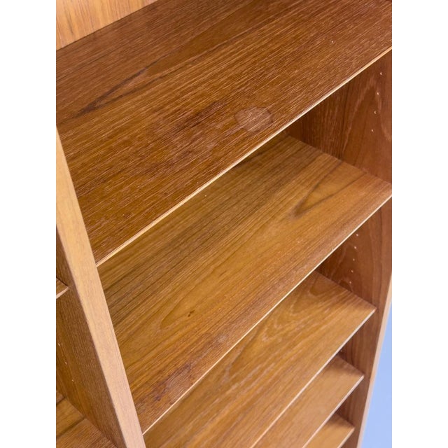 Large Vintage Teak Bookcase by Carlo Jensen for Hundevad & Co., 1960s For Sale - Image 9 of 18