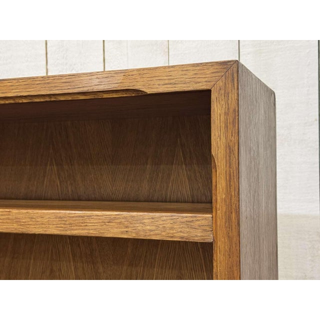 Vintage English Oak Bookcase, 1980s For Sale - Image 9 of 17