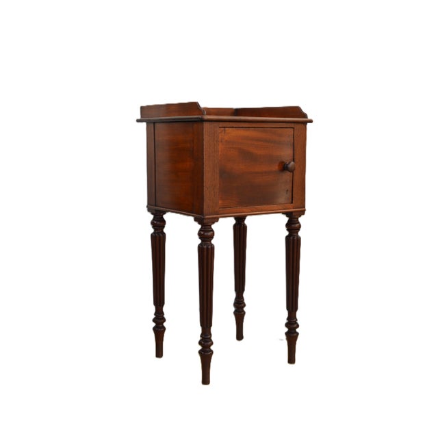 19th Century William VI Mahogany Nightstand in the style of Gillows, England, 1830s For Sale - Image 5 of 18