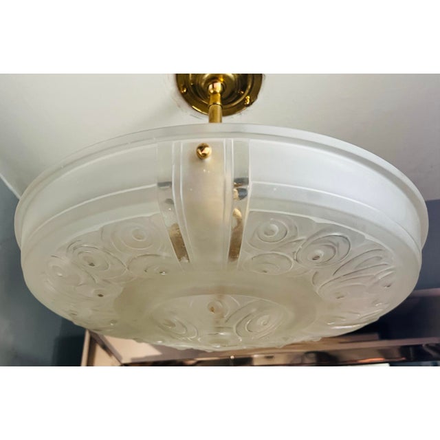 Metal 1930s Signed Sabino France Art Deco Frosted Glass Plafonnier Chandelier – Sculptural 3-Light Pendant For Sale - Image 7 of 10