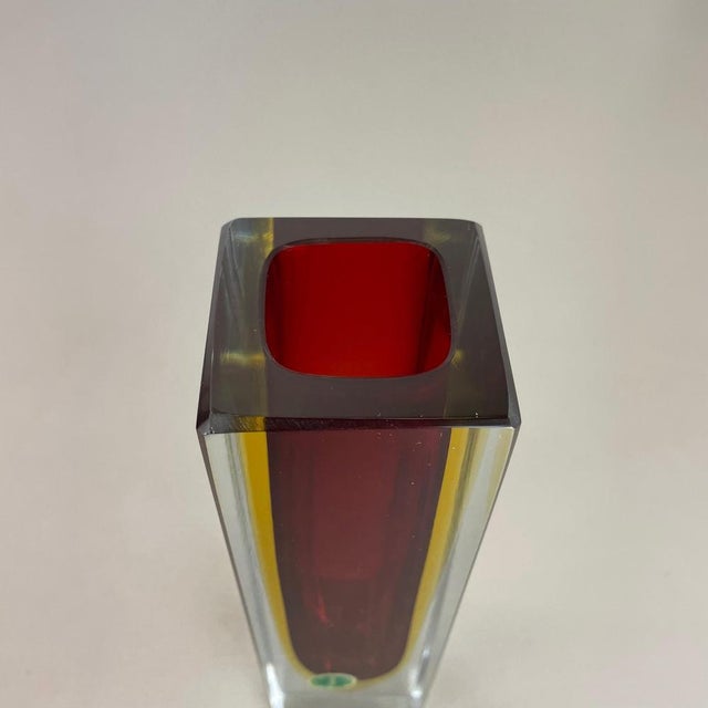 Large Red Murano Glass Sommerso Cube Vase attributed to Flavio Poli, Italy, 1970s For Sale - Image 9 of 18