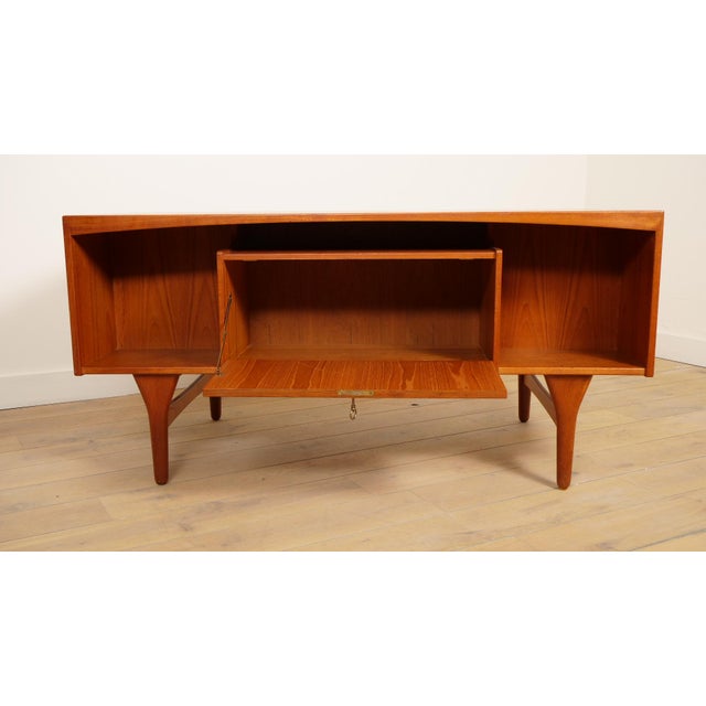 Vintage Desk from Valdemar Mortensen For Sale - Image 11 of 16