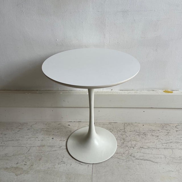 White White Arkana Tulip Round Occasional Table For Sale - Image 8 of 8