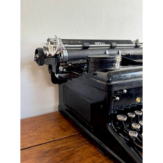 Art Deco 1930s Royal KHM Working Typewriter For Sale - Image 3 of 11