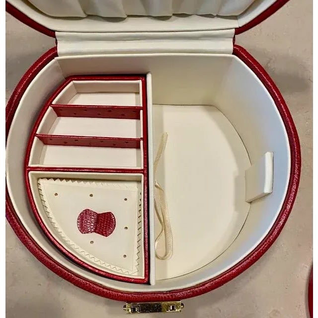 Animal Skin Vintage Wolf Leather Jewelry Box, Pebbled Red, Brand New - Never Used, Lock & Key, Mirror For Sale - Image 7 of 13