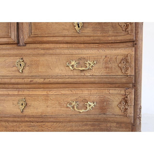 18th Century Liège Baroque Curved Chest of Drawers For Sale - Image 9 of 18