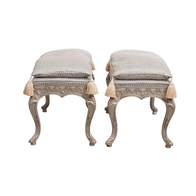 French Pair of 1960s Silvered Wood Stools With Carved Floral Design For Sale - Image 3 of 7