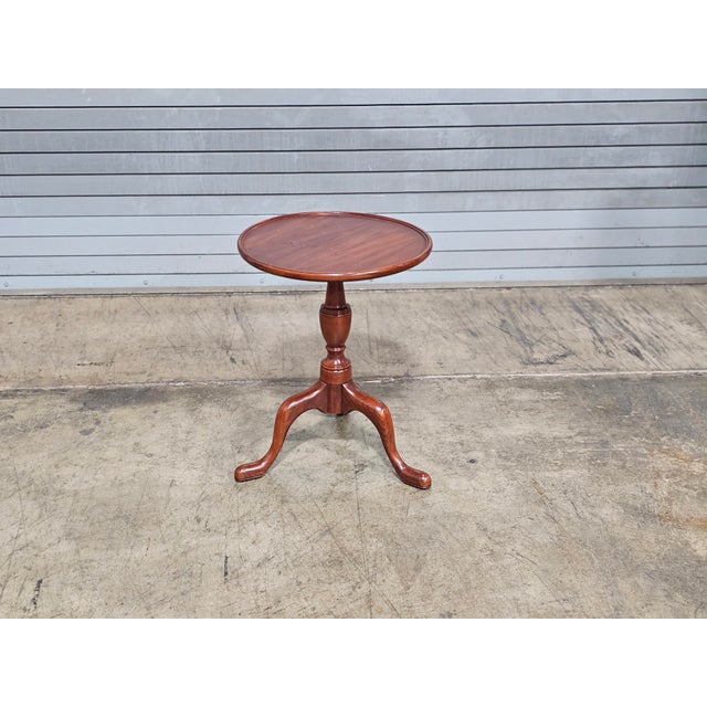 1990s Henkel Harris Wild Black Cherry Ocassional Round Table Made in Virginia For Sale In Cleveland - Image 6 of 10